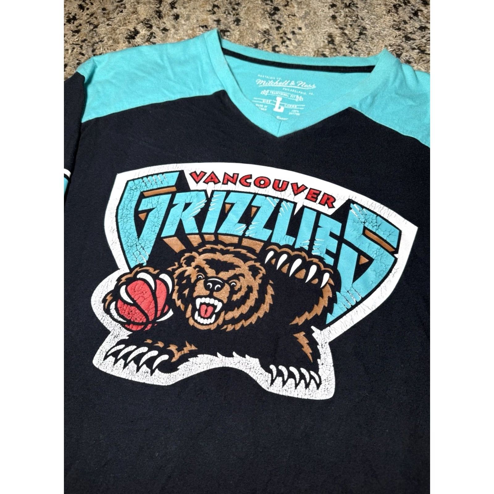 Mitchell & Ness Vancouver Grizzlies Shirt NBA Basketball T Shirt Mitchell & Ness Wrap Around Lrg Shirt Mens 30.5 in long Green L Size US L / EU 52-54 / 3 - 2 Thumbnail