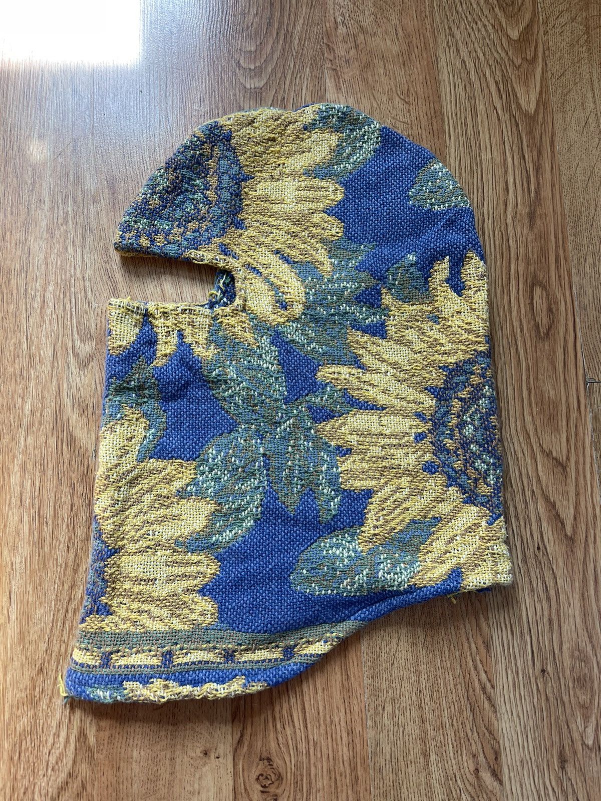 Japanese Brand Young Chickenpox Tapestry Face mask Size ONE SIZE - 1 Thumbnail