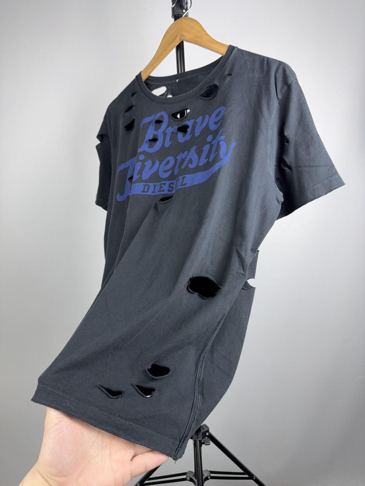 Diesel 00s Diesel Brave Diversity Distressed Faded T-Shirt Y2K Punk Size US L / EU 52-54 / 3 - 9 Thumbnail
