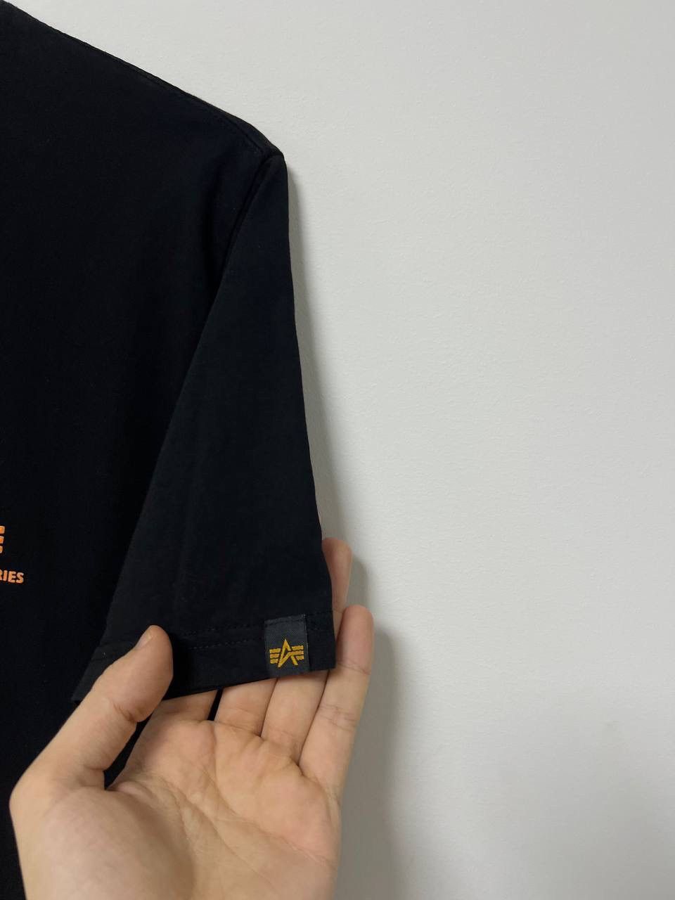 Alpha Industries Alpha Industries Small logo T shirt Short sleeve Black Y2k L Size US L / EU 52-54 / 3 - 9 Thumbnail