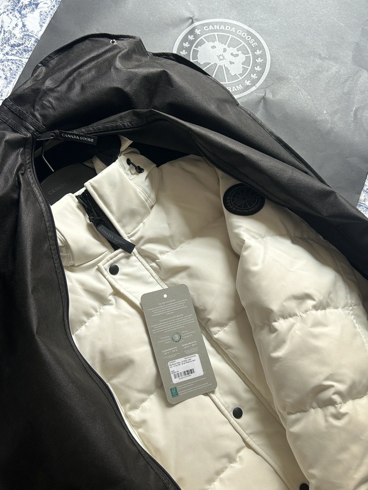 Canada Goose Canada Goose Wyndham North Star White Black Label Size US M / EU 48-50 / 2 - 1 Thumbnail