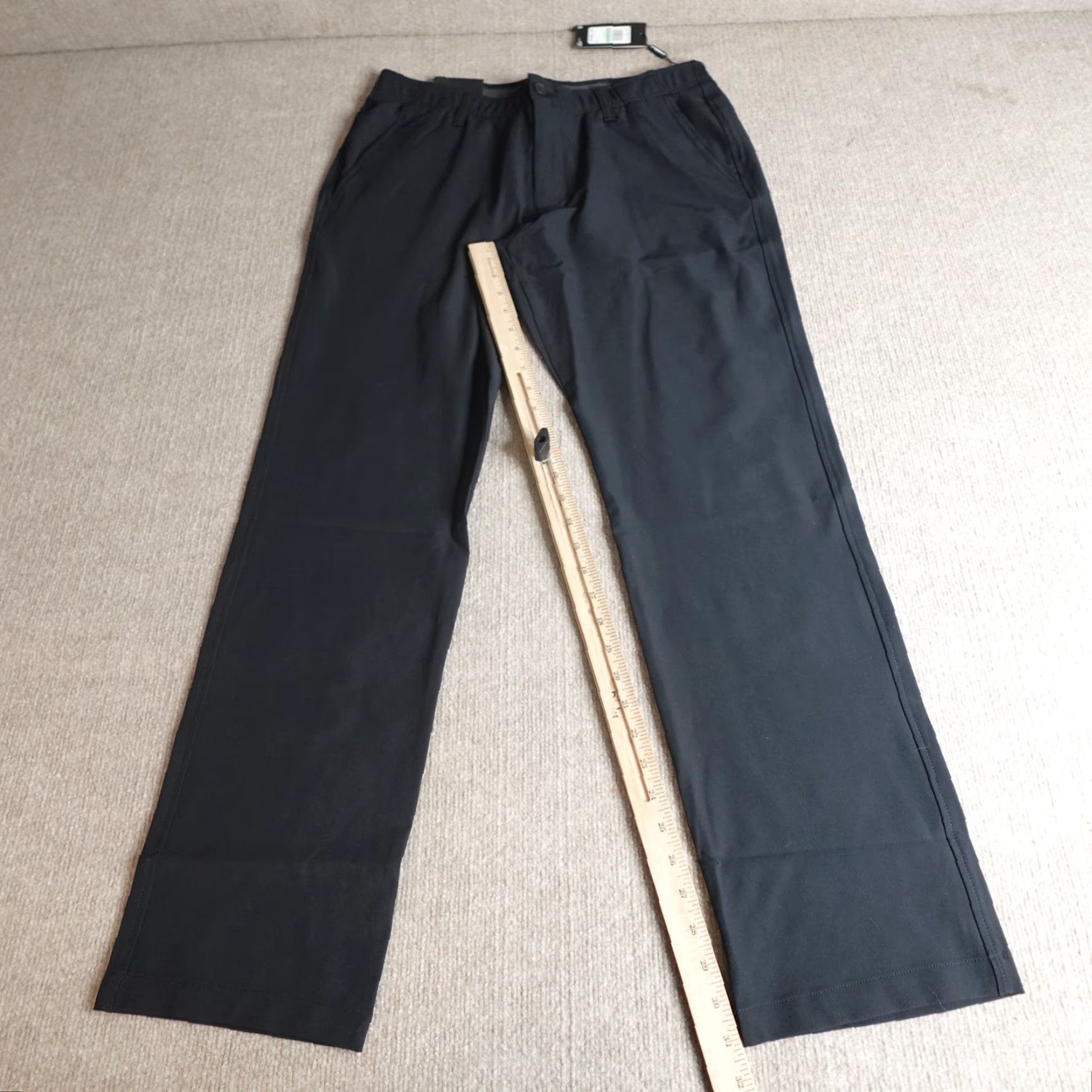 Under Armour Under Armour Pants 32 x 31 Black Solid Performance Golf Straight NEW Size US 32 / EU 48 - 2 Thumbnail