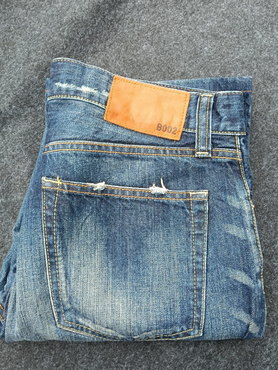 Uniqlo UNIQLO UJ Vintage Wash/Faded Bootcut Denim Jeans Size US 31 - 8 Thumbnail