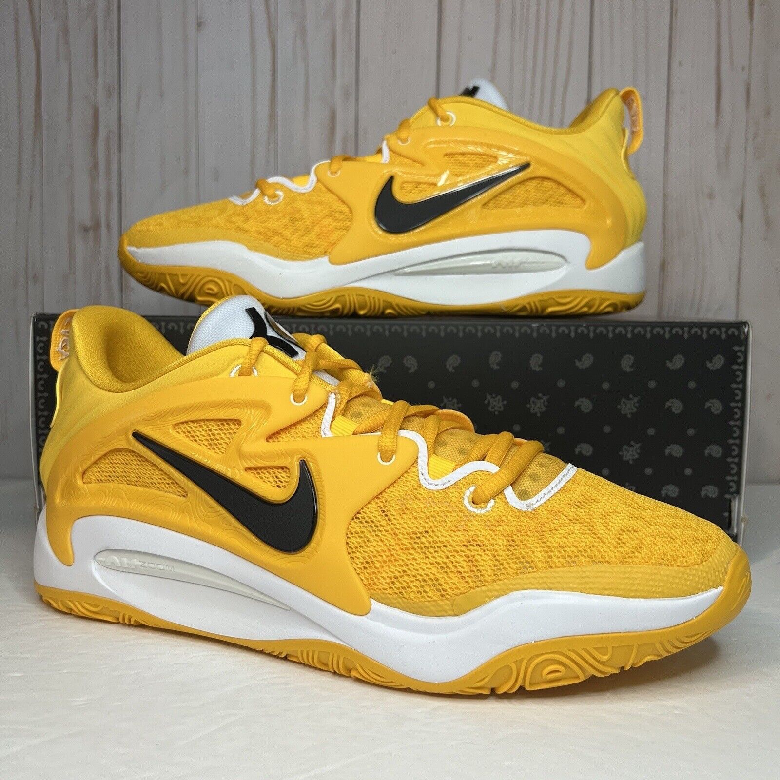 image of Nike Kd 15 Tb University Gold Dx6648-701 Men’S Size 11.5 Shoes in Yellow, Men's