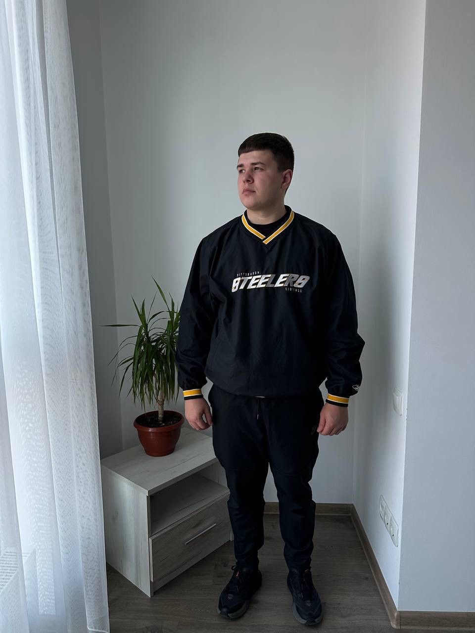 NFL × Vintage Vintage NFL Reebok Steelers Nylon Black Sweatshirt Size US L / EU 52-54 / 3 - 14 Thumbnail