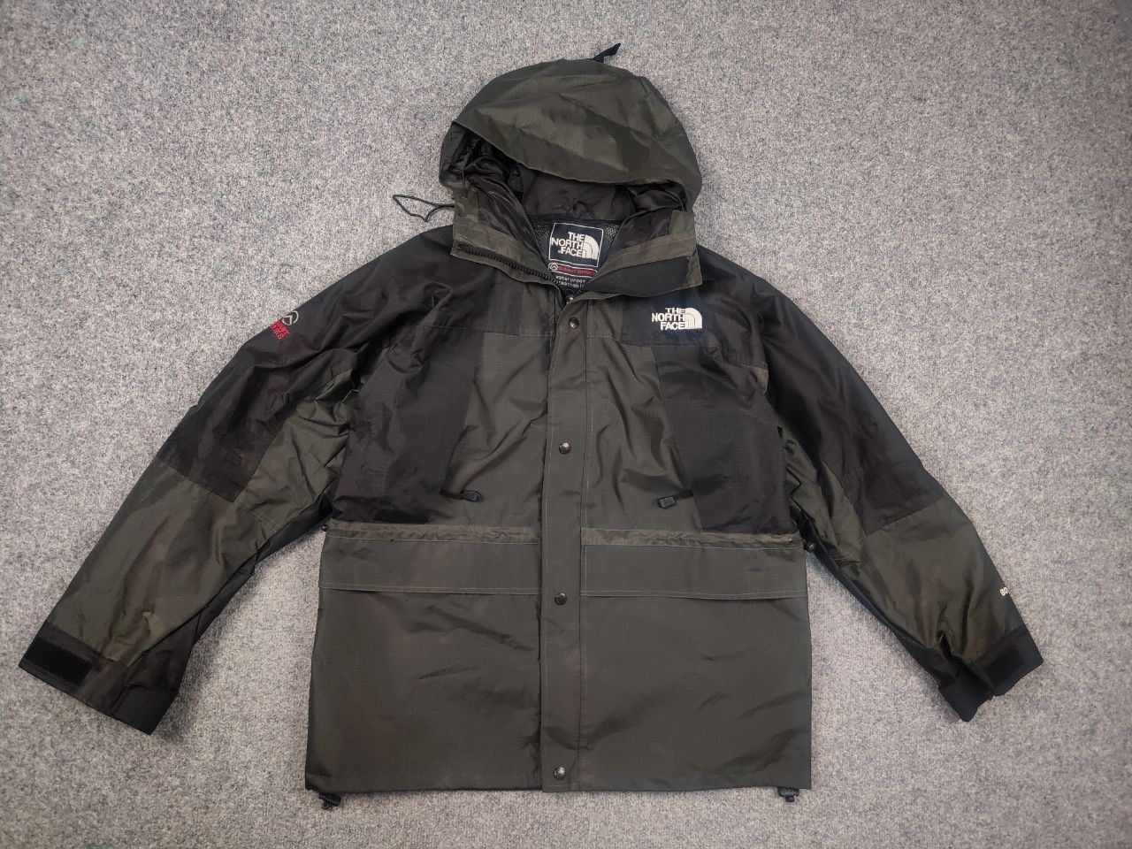 The North Face Vintage 90's The North Face summit gore tex mountain Jacket Size US L / EU 52-54 / 3 - 1 Thumbnail