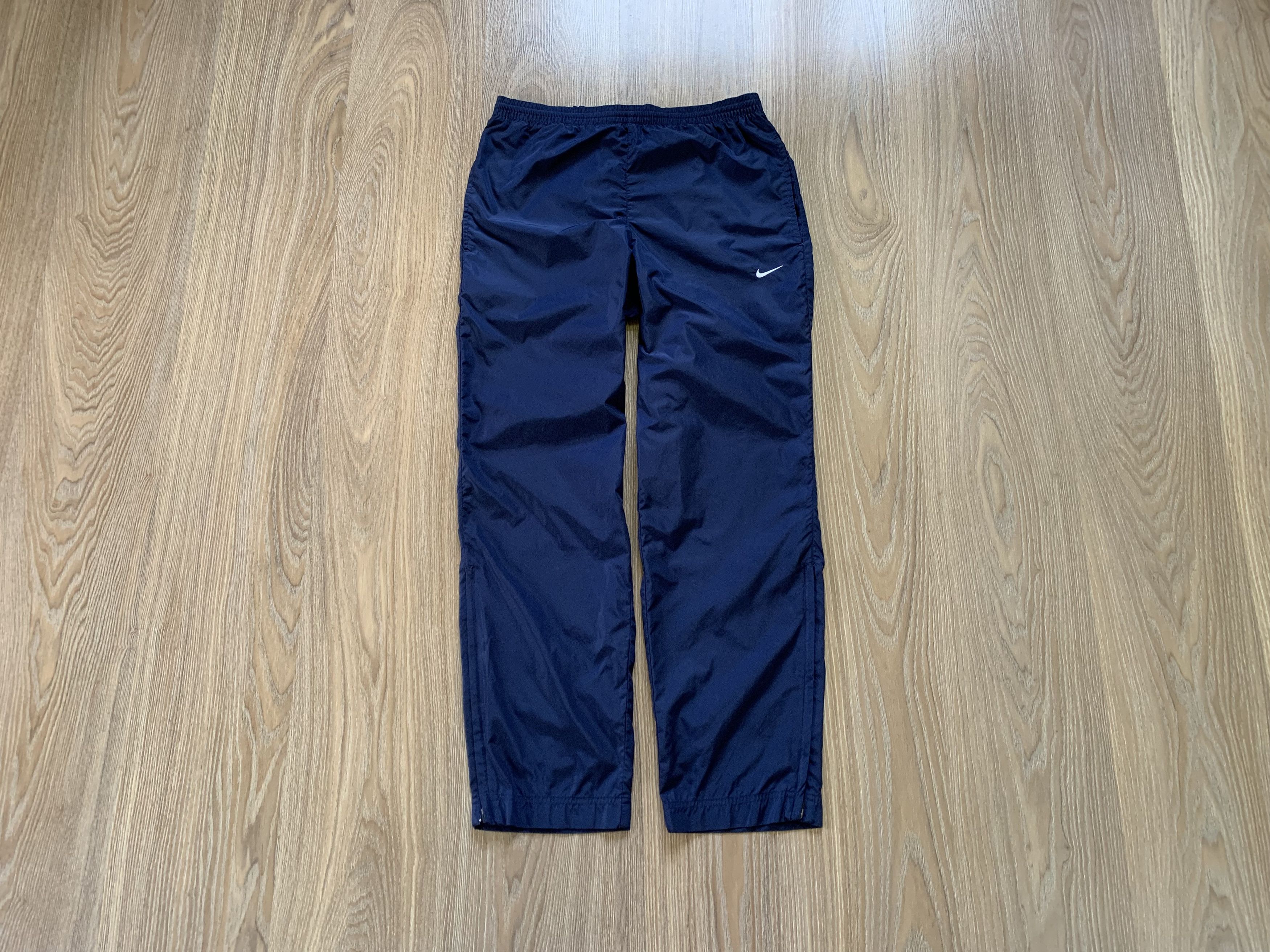 Nike Nike Vintage Nylon Blue Sweatpants Size US 29 - 1 Thumbnail