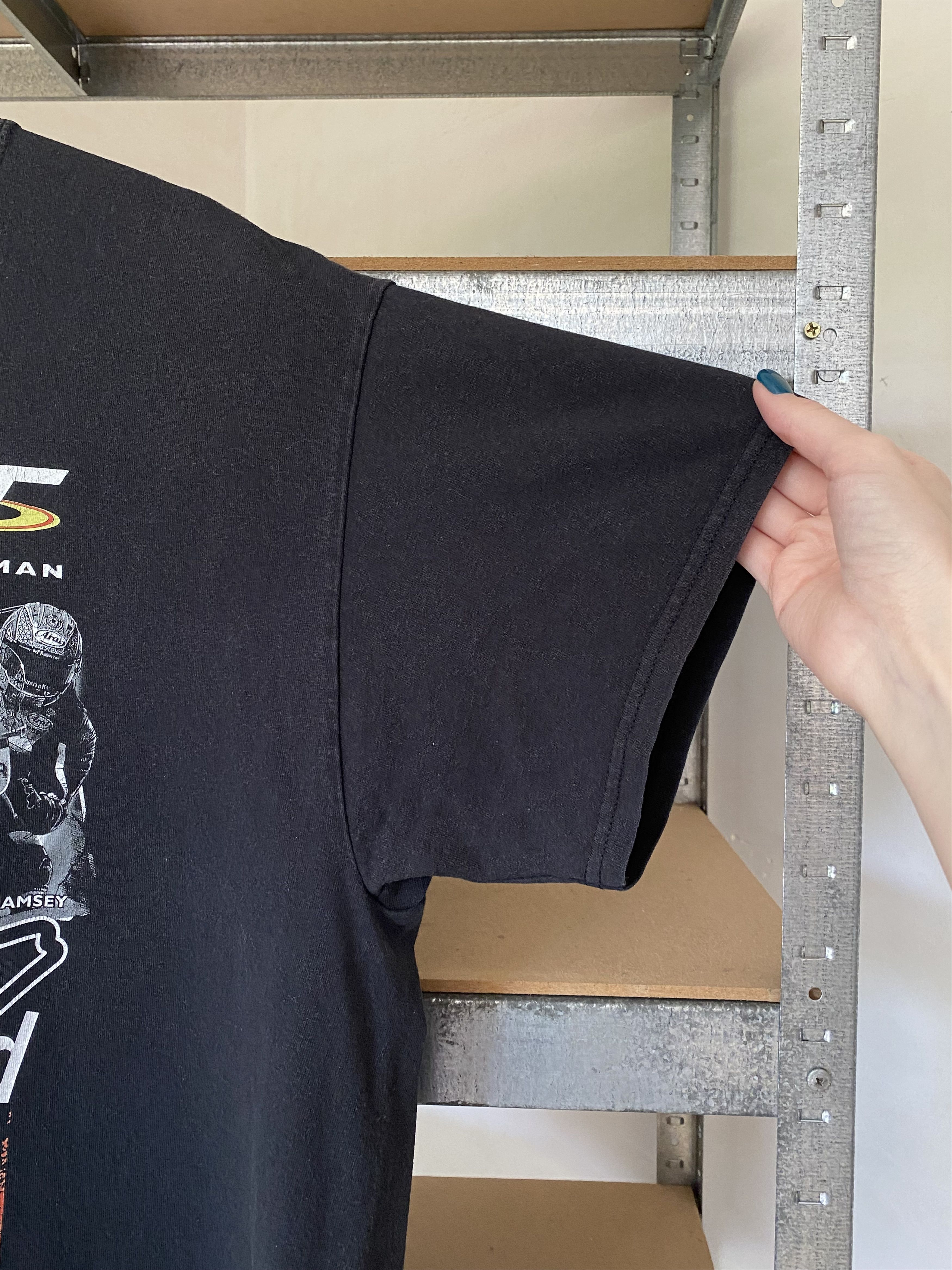 Vintage TT Isle Of Man Vintage 2000s The Ultimate Moto Racing Tee Size US L / EU 52-54 / 3 - 6 Thumbnail