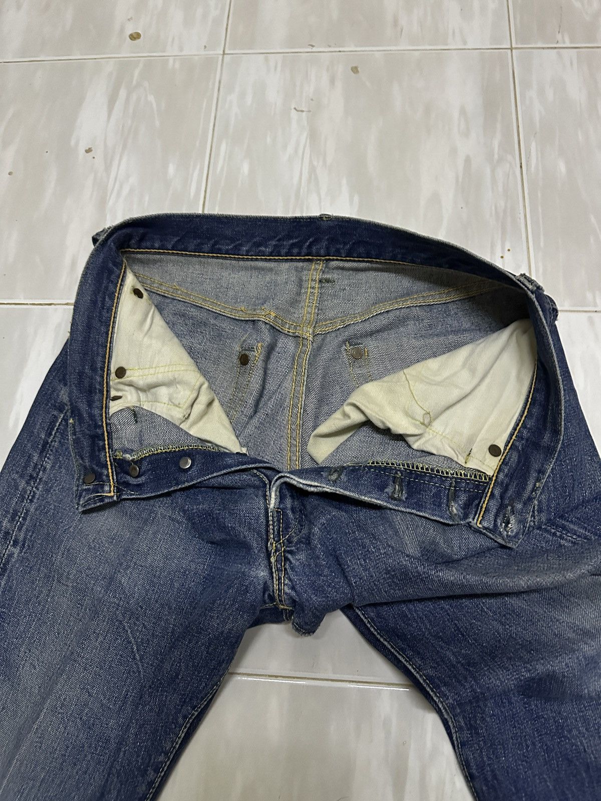 Levi's SOLD SOLD SOLD!! Vintage Levis big e 501 hidden rivet 1950’s Size US 31 - 6 Thumbnail