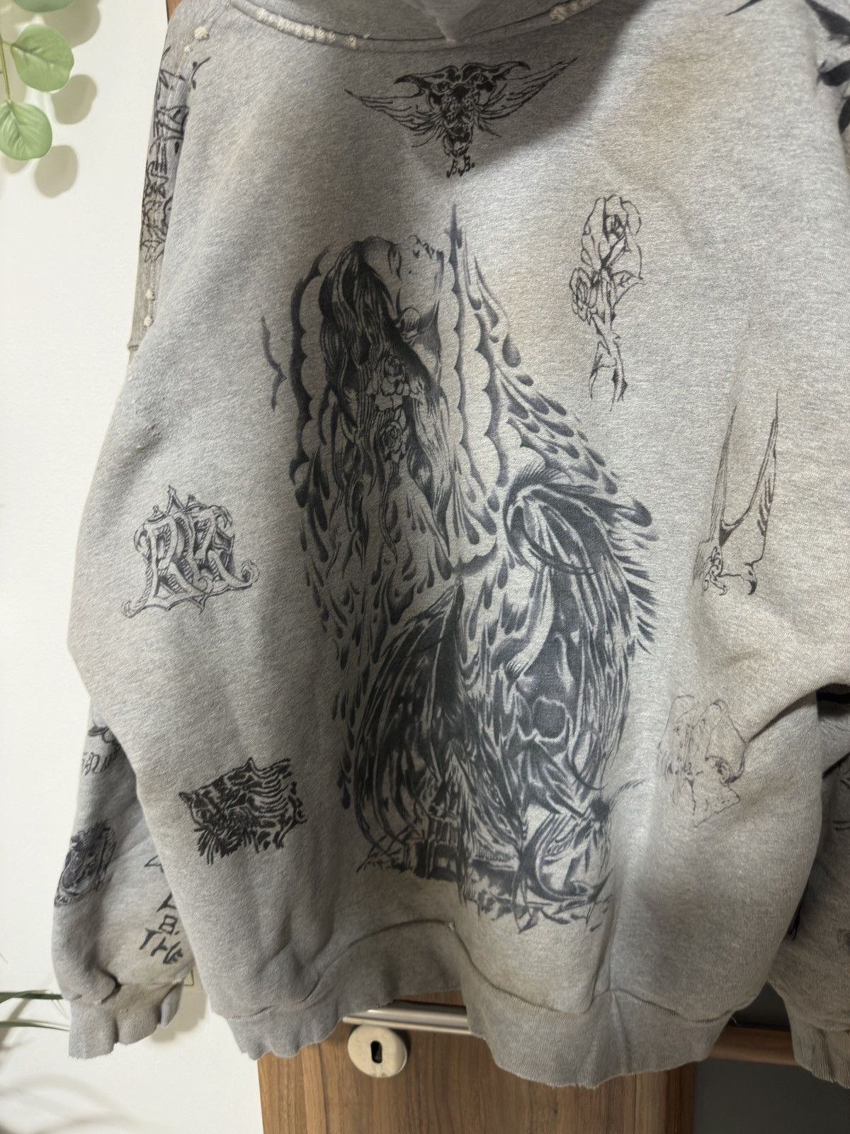 Balenciaga Balenciaga Tattoo zip hoodie grey Size US M / EU 48-50 / 2 - 11 Thumbnail