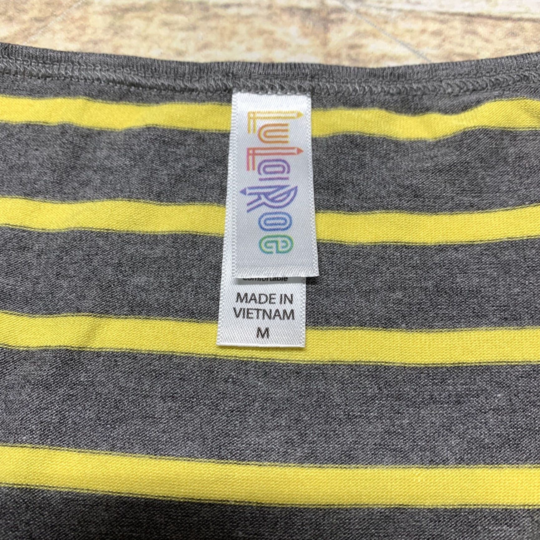 Vintage LuLaRoe Tunic Shirt Gray Yellow Stripe Size M Womens Long Sleeve Comfort Classic/Fitted Sleeve Size M / US 6-8 / IT 42-44 - 4 Thumbnail
