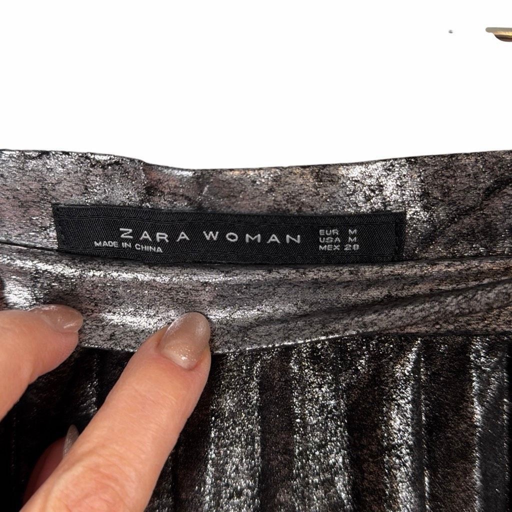 Zara Zara Woman Metallic Silver Accordion-Pleat Faux Suede Midi S Size 28" / US 6 / IT 42 - 7 Thumbnail