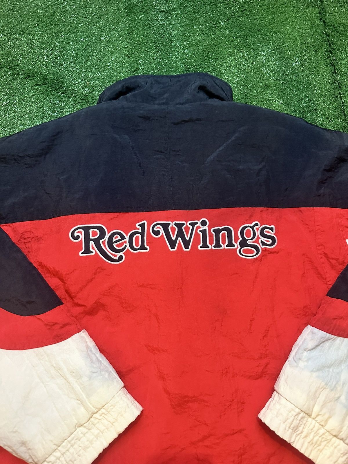 Apex One Vintage 90s Apex One NHL Detroit Red Wings Puffer Jacket Size US XL / EU 56 / 4 - 8 Thumbnail