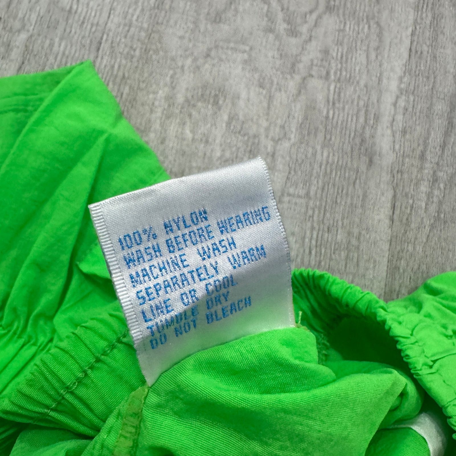 Vintage NEW Vintage USA Sport Surf Shorts Mens Small Green 80s Size US 26 / EU 42 - 7 Thumbnail