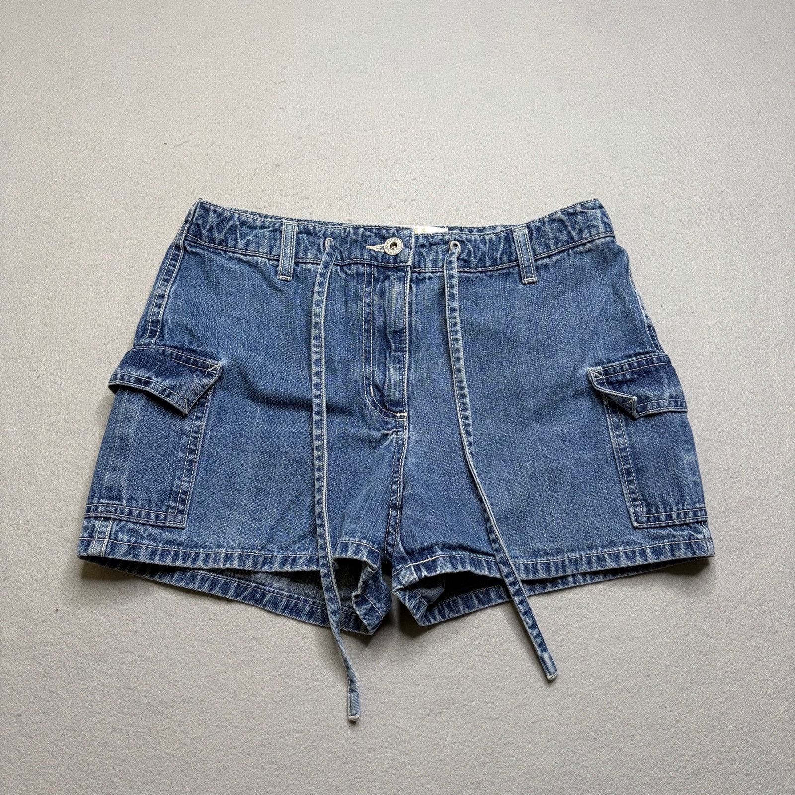 Express Express Bless Denim Cargo Shorts Women 3/4 Low Rise Y2K Size 28" / US 6 / IT 42 - 1 Thumbnail