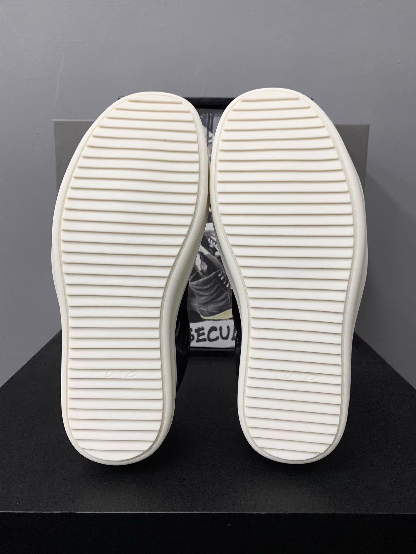 Rick Owens Rick Owens 25SS Copyright-Infringing Low-Top Sneakers K34 Size US 6 / IT 36 - 8 Thumbnail
