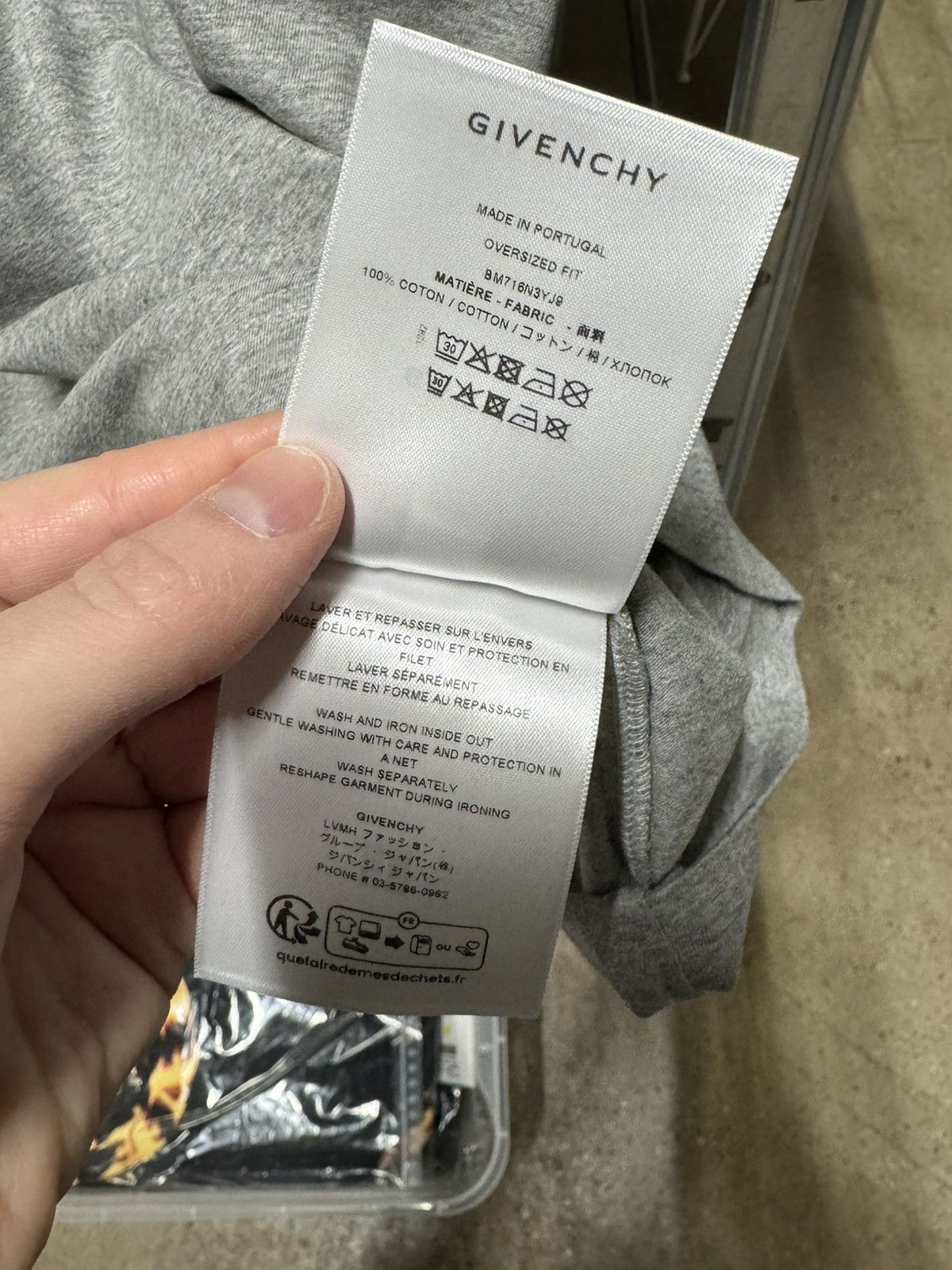 Givenchy Givenchy Logo Lightning T-Shirt NEW 650$ Size US XL / EU 56 / 4 - 5 Thumbnail