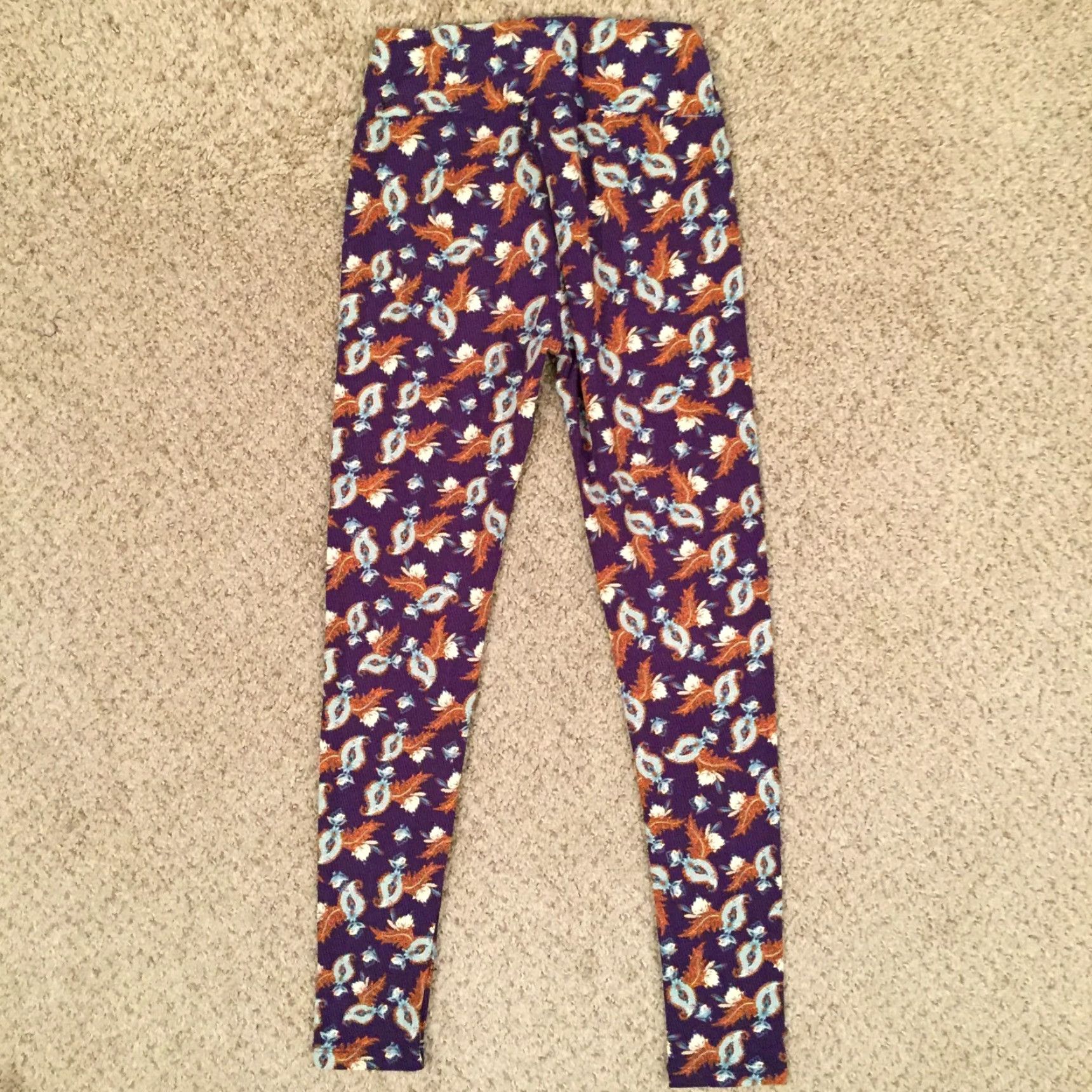 Vintage **LuLaRoe Purple One Size Floral Leggings** User: LuLaRoe Purple One Size Floral Leggings Size 42" / US 20 - 6 Thumbnail