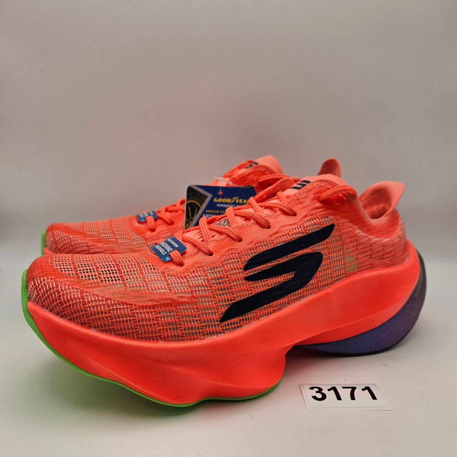 SKECHERS SKECHERS WOMEN'S 6 GORUN RAZER 5 HYPER BURST PRO FOAM CORAL Size US 6 / IT 36 - 1 Thumbnail