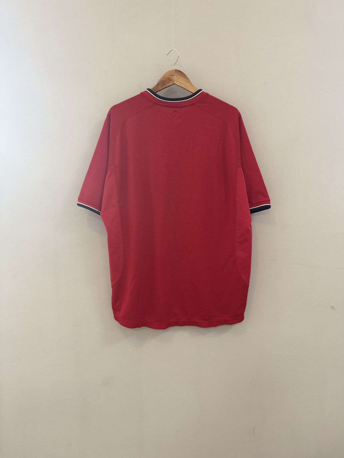 Umbro × Vintage 2000-2002 FC Manchester United Umbro Vodafone jersey vintage Size US XL / EU 56 / 4 - 8 Thumbnail