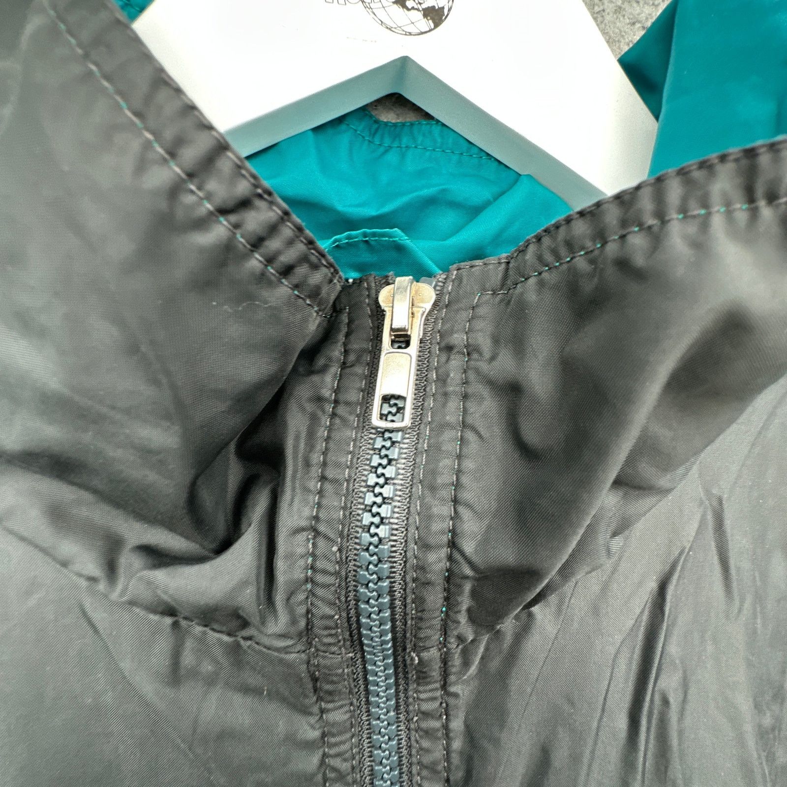 Nike Vintage Nike Teal Black Full Zip Windbreaker Jacket Large Size US L / EU 52-54 / 3 - 12 Thumbnail