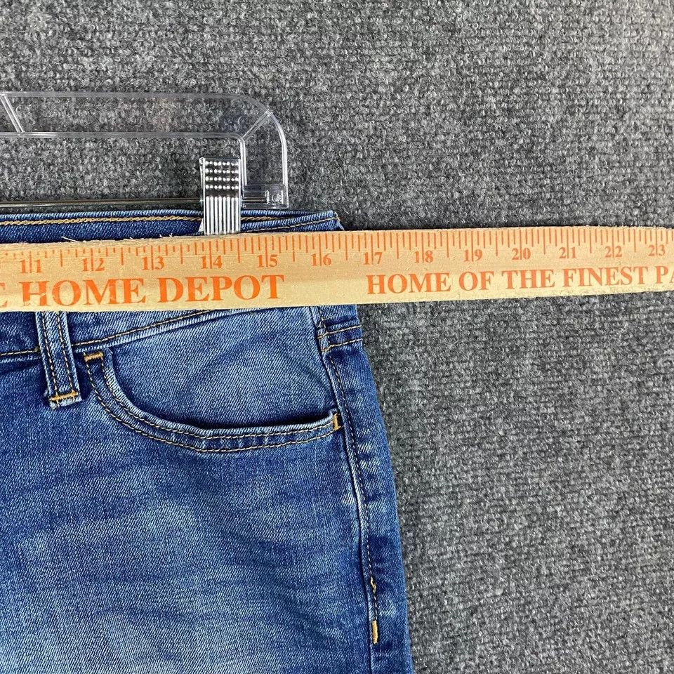 Old Navy Old Navy Shorts Women's Size 6 Semi Fitted Regular Denim Size 28" / US 6 / IT 42 - 2 Thumbnail