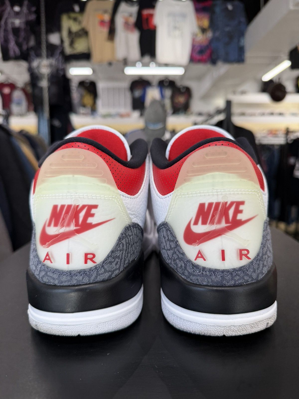 Jordan Brand Air Jordan 3 Fire Red Denim Size 10.5 (2020) Size US 10.5 / EU 43-44 - 5 Thumbnail