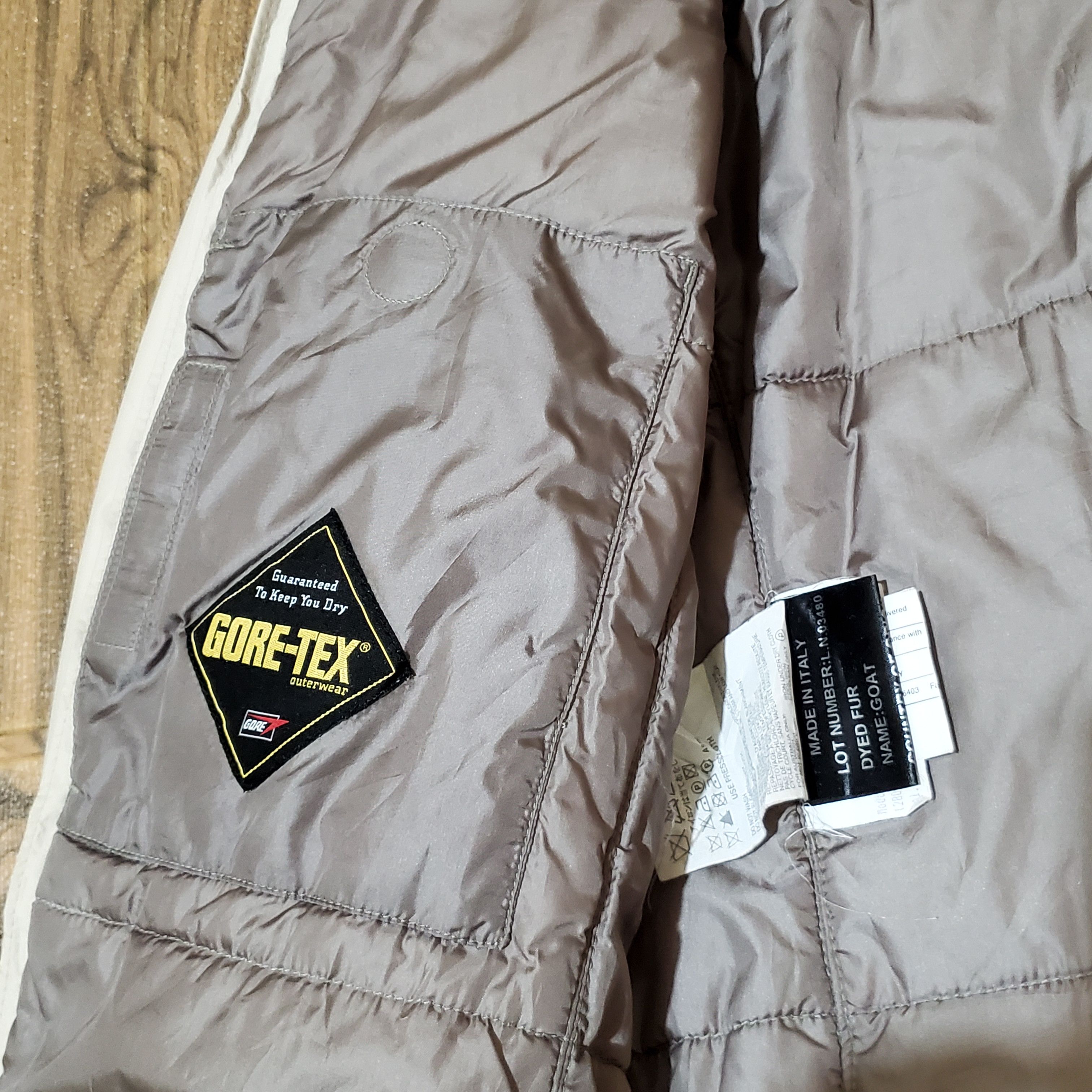 Prada PRADA GORE-TEX Fox Fur Lined Jacket Size M / US 6-8 / IT 42-44 - 4 Thumbnail