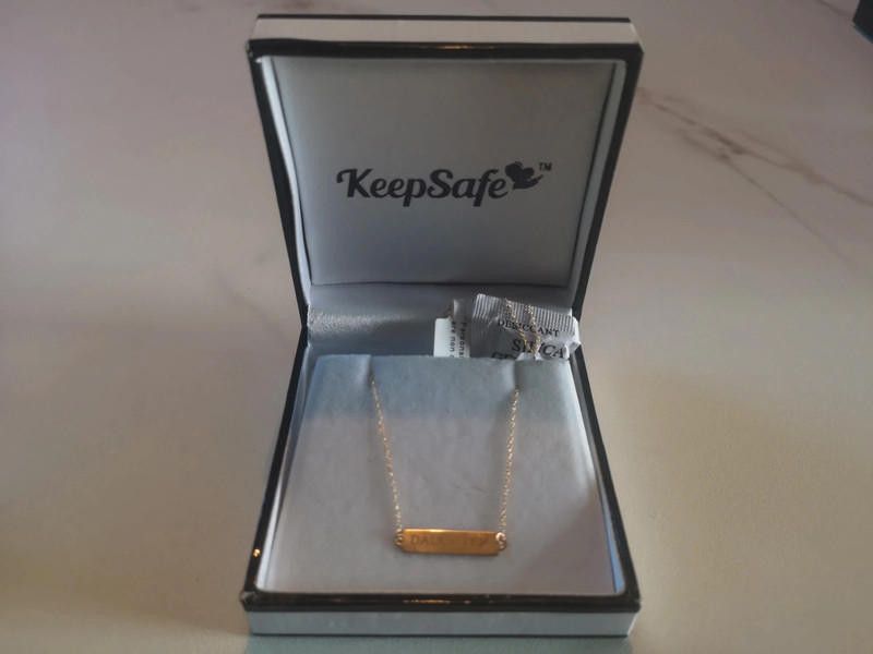 Designer 9ct sold gold necklaces for her with name on it Size ONE SIZE - 6 Thumbnail
