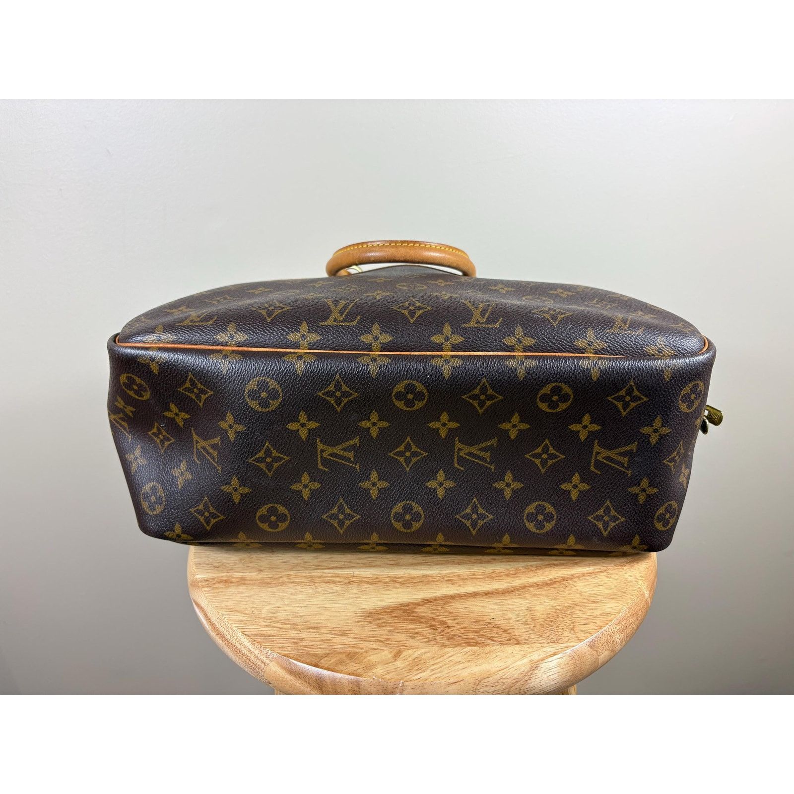 Louis Vuitton Authentic Louis Vuitton Deauville Monogram Handbag Size ONE SIZE - 5 Thumbnail