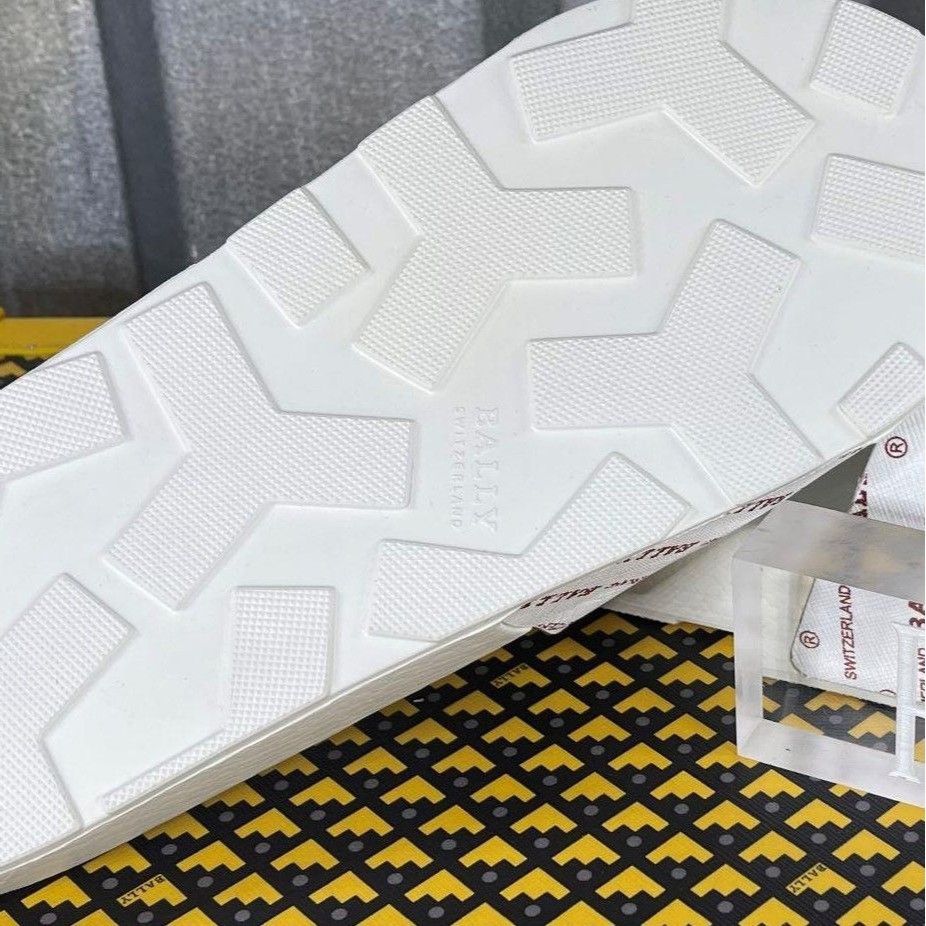 Bally Bally Slanter White/Red Rubber Slides US 7 Size US 7 / EU 40 - 7 Thumbnail