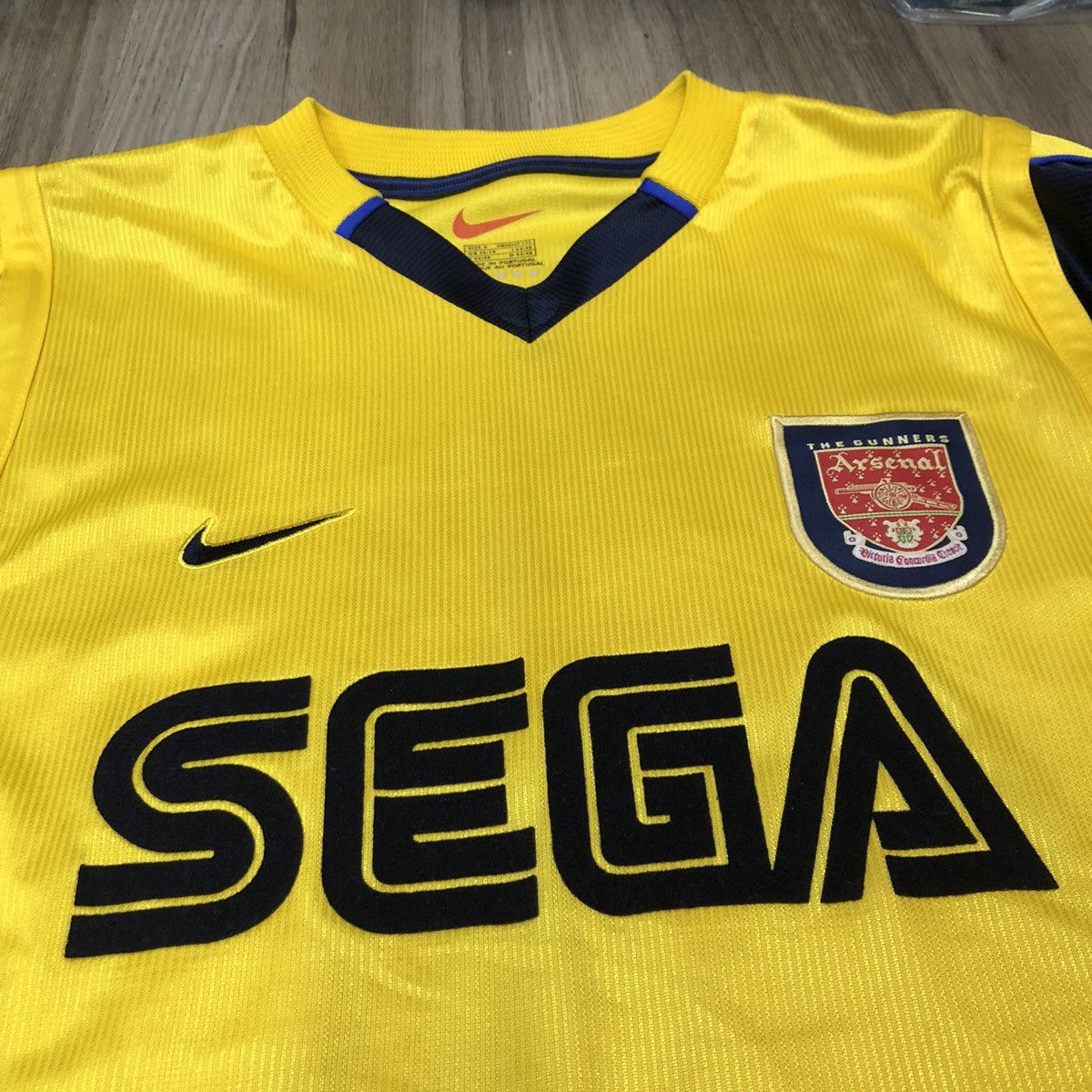 Nike Arsenal 99/00 away shirt #10 Bergkamp Size US S / EU 44-46 / 1 - 4 Thumbnail