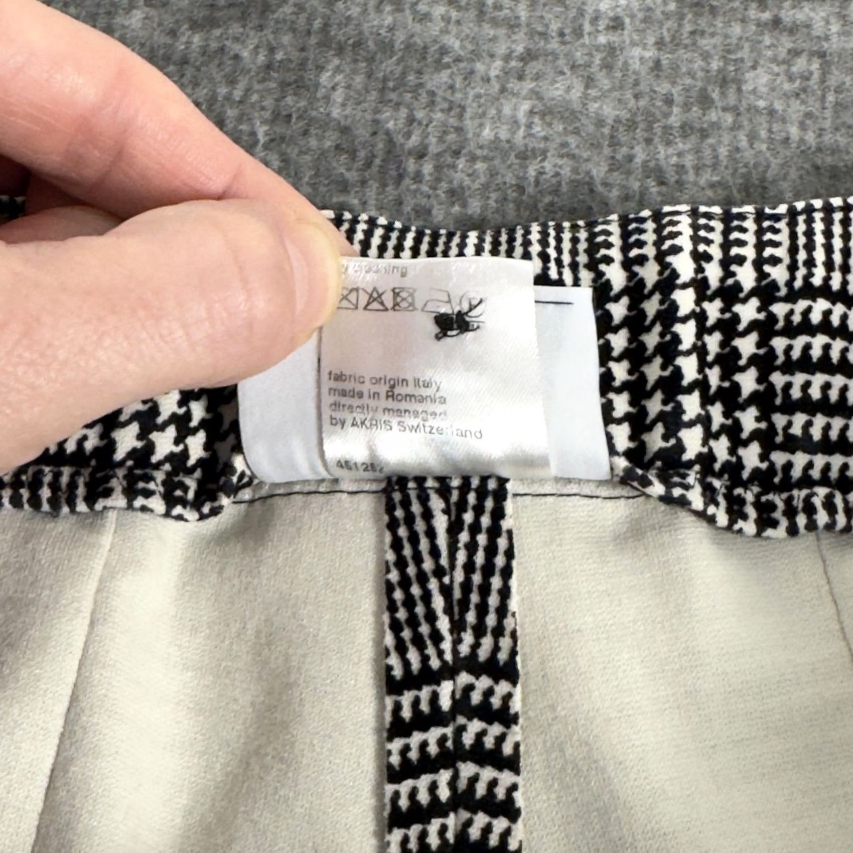 Akris Akris Punto Pants Womens 10 Gray Plaid Tapered Ankle Dress Trousers Work Size 32" / US 10 / IT 46 - 4 Thumbnail