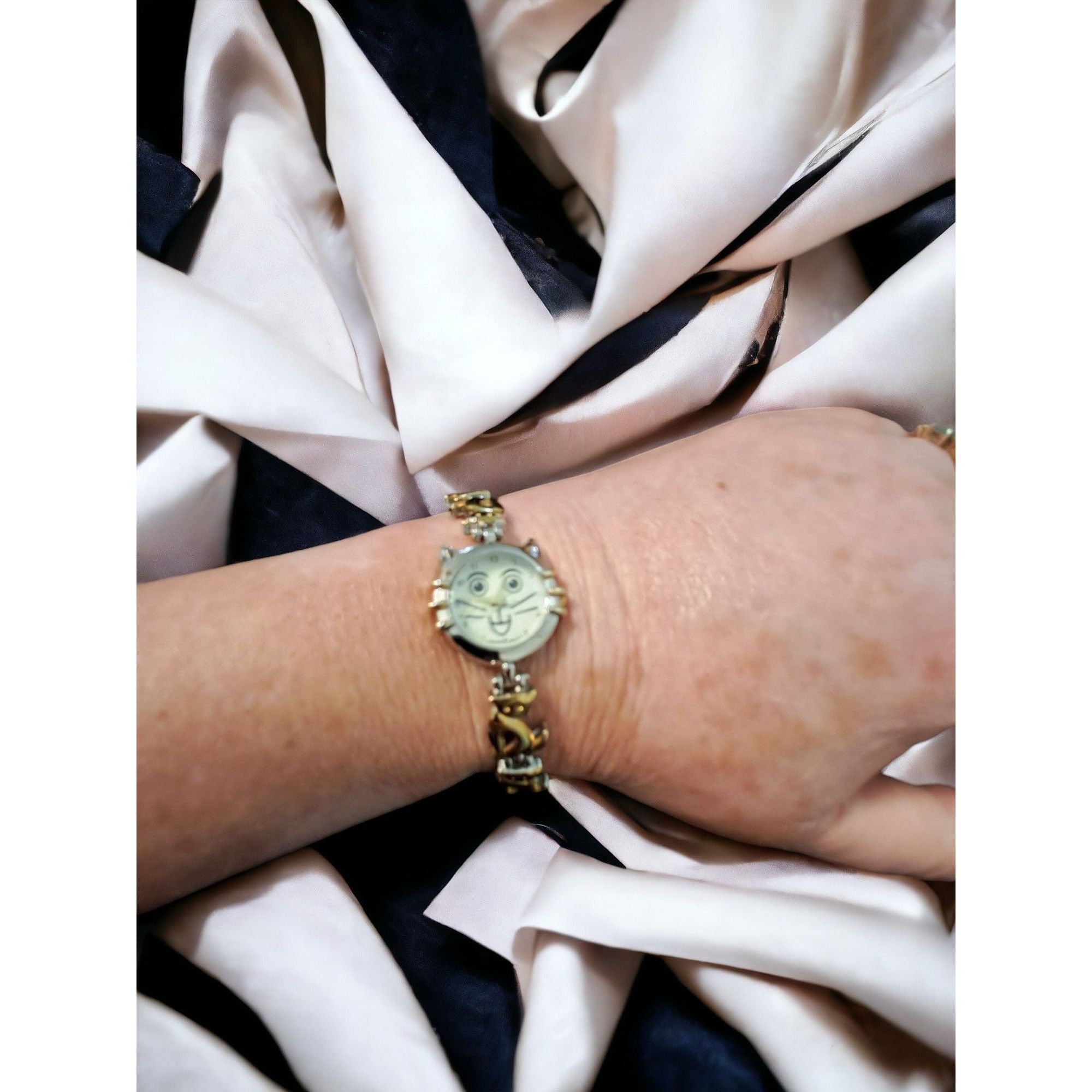 Other Unbranded Cat Lovers Cat Face Silver Gold Watch -Women's Size ONE SIZE - 4 Thumbnail