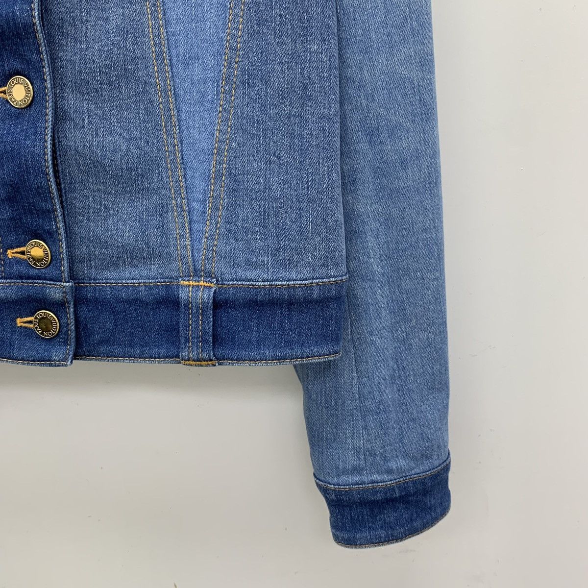 Louis Vuitton Louis Vuitton Blue Patchwork Cropped Denim Jacket Size XXS / US 00 / IT 34 - 4 Thumbnail