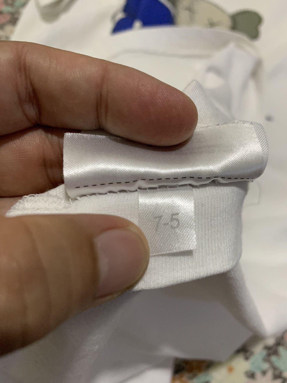 Uniqlo Uniqlo Kaws Tee Size US XL / EU 56 / 4 - 15 Thumbnail