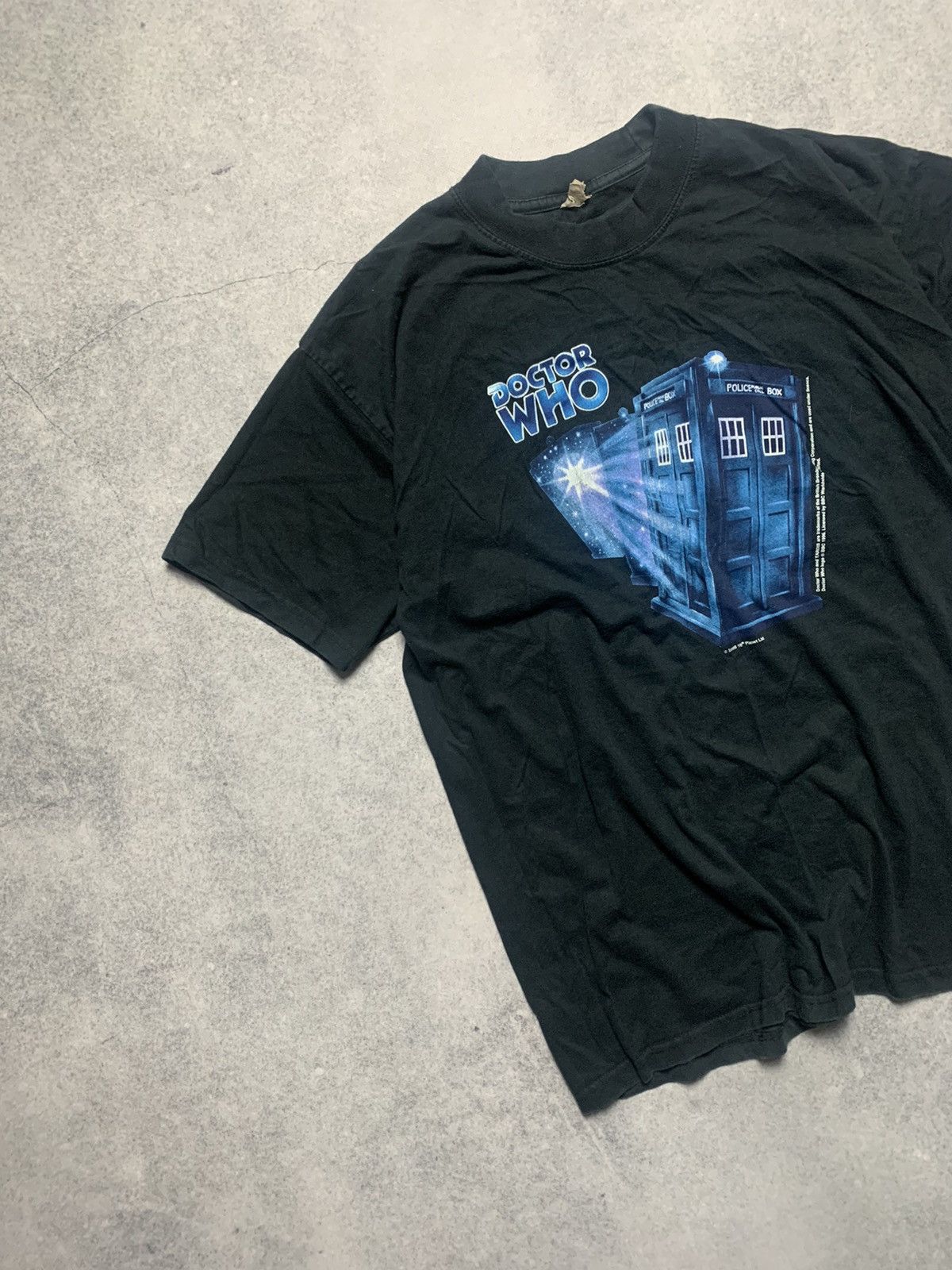 Band Tees Vintage Doctor Who Police Box 2000s Y2K T Shirt Size US S / EU 44-46 / 1 - 2 Thumbnail