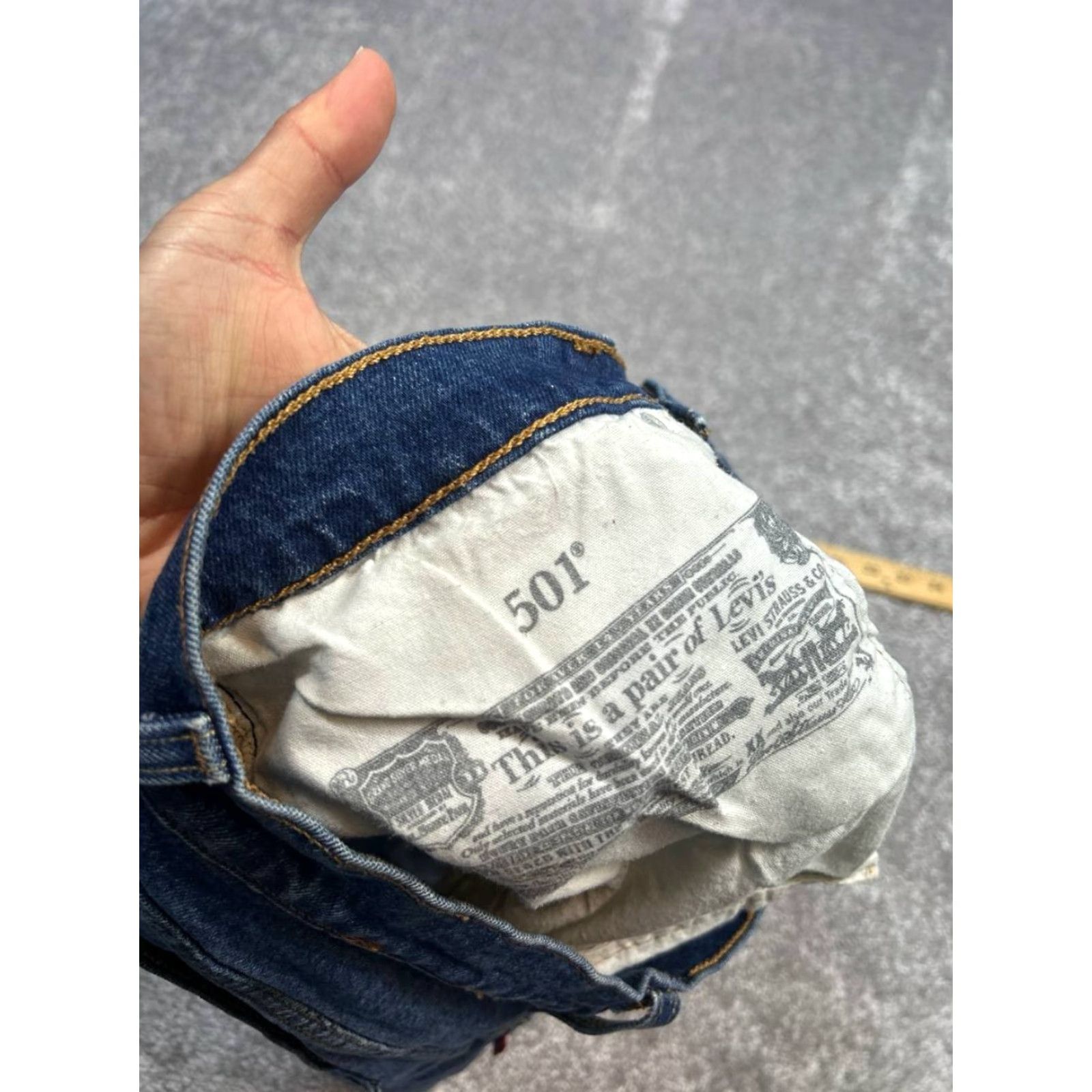 Levi's Levis 501 Shorts Womens 31 Blue Cut Off Denim Logo Stretch High Rise Raw Hem Jeans Shorts Ladies 31 Blue Levi's 501 Denim Short Cut-Off High Rise Logo Size 24" / US 00 / IT 34 - 7 Thumbnail
