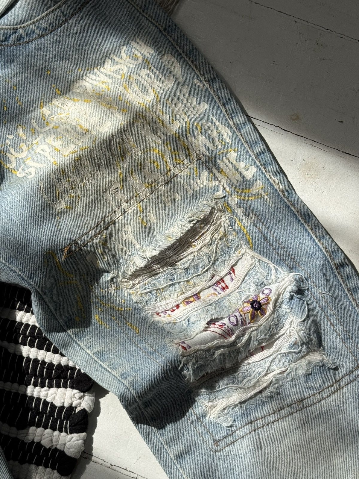 Dsquared2 VINTAGE DSQUARED2 DISTRESSED PRINTED STYLE PANTS Size 27" / US 4 / IT 40 - 4 Thumbnail
