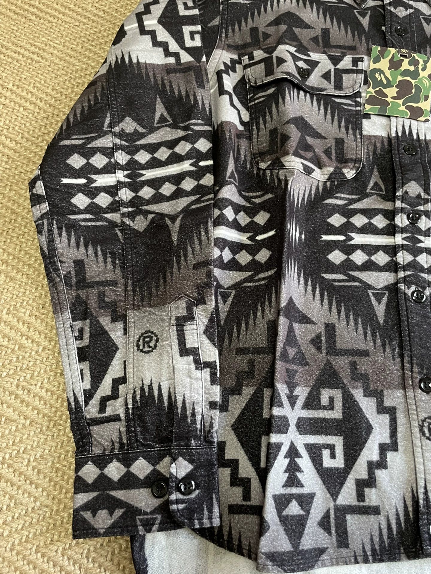 Bape BAPE Tribal CAMO Velvet LS Shirt M NWT NIGO Worn Early Size US M / EU 48-50 / 2 - 4 Thumbnail