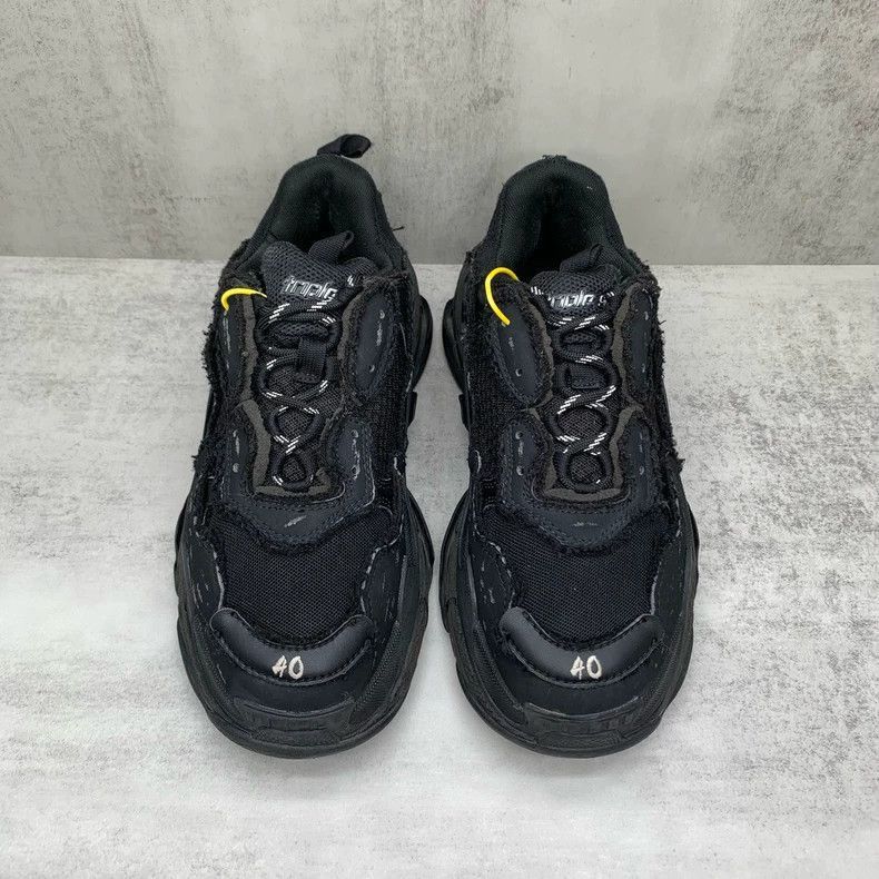 Balenciaga balenciaga triples black dad shoes Size US 10 / EU 43 - 4 Thumbnail