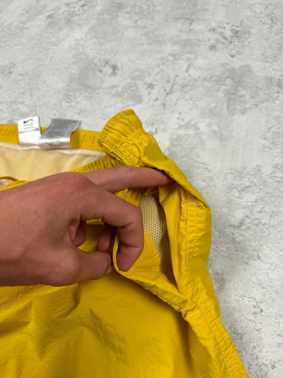 Nike RARE Vintage Nike Yellow Shorts Big Logo Size XL Size US 37 - 6 Thumbnail