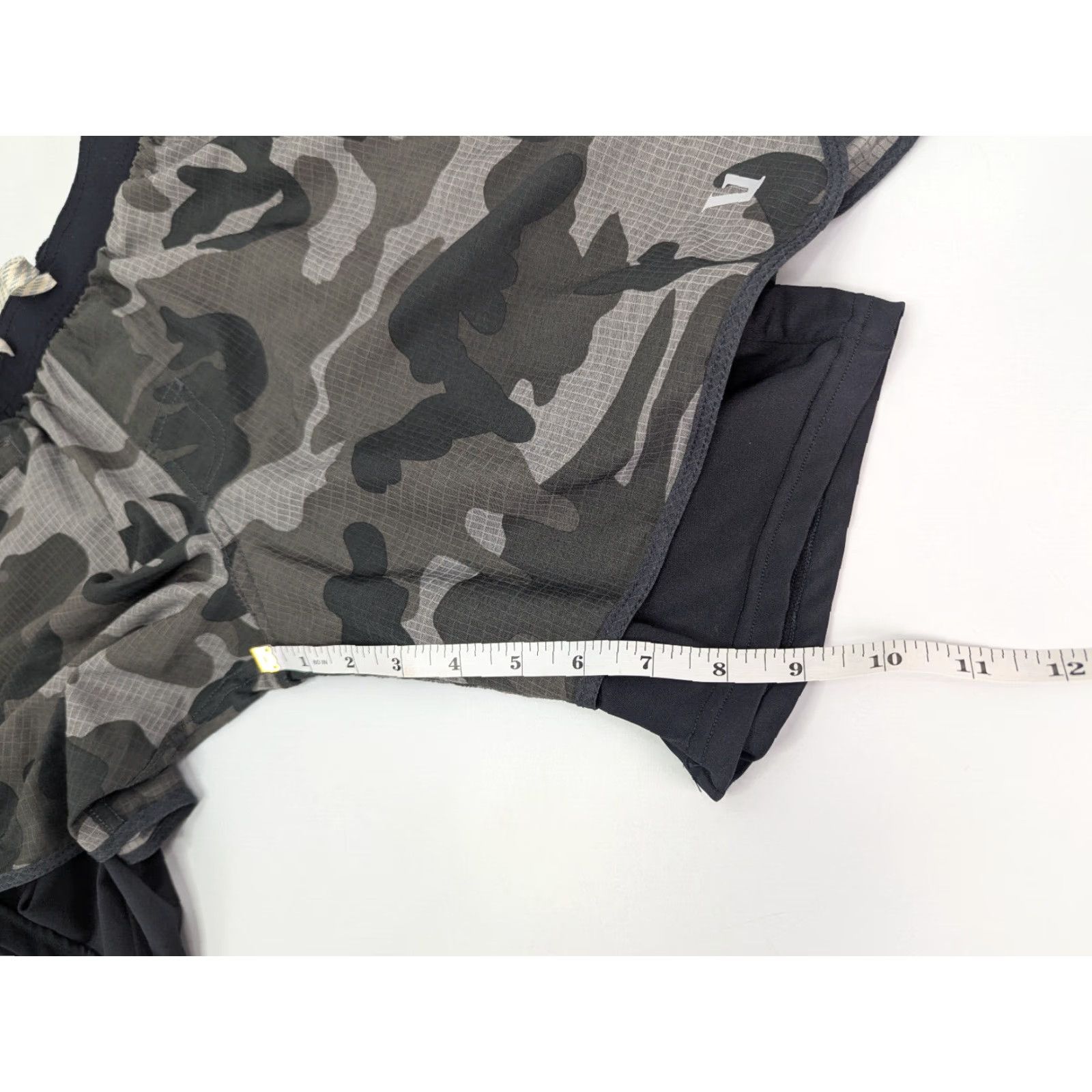 Vuori Vuori Stockton Shorts Mens Medium Black Camo Running Compression Lined Pockets Athletic Sports Beach Casual Size US 31 - 4 Thumbnail