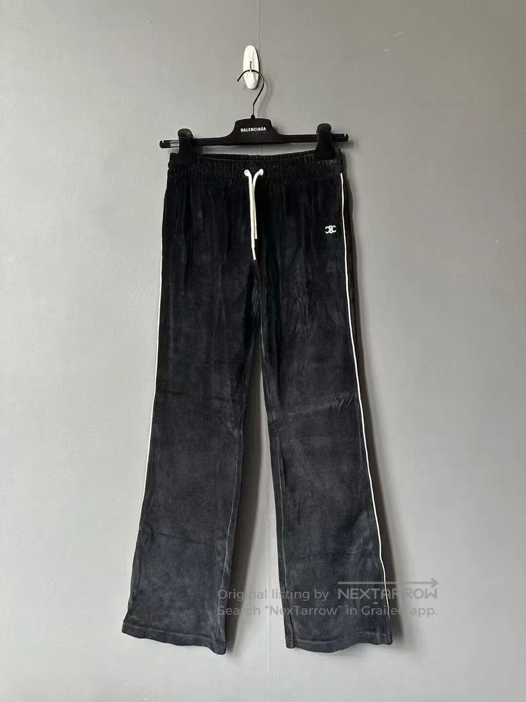 Celine CELINE size XS Black Velvet Trousers| Size US 27 - 1 Thumbnail