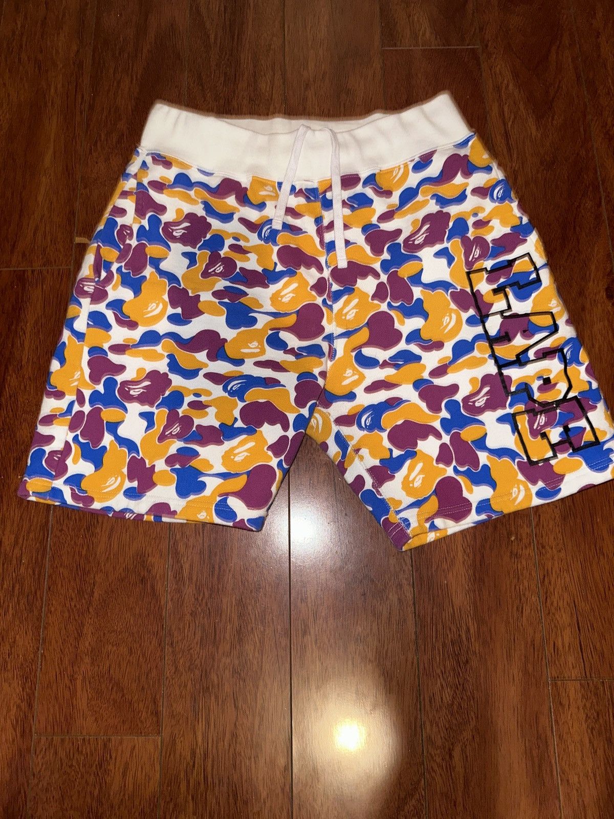 Bape Bape La sweatshorts Size US 32 / EU 48 - 1 Thumbnail