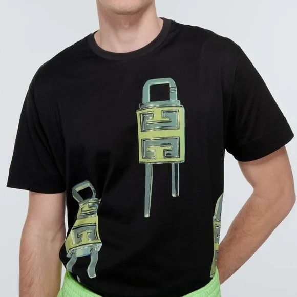 Givenchy Givenchy - 4G Lock Cotton-T-Shirt - Black - NEW W TAGS NWT Size US L / EU 52-54 / 3 - 1 Thumbnail