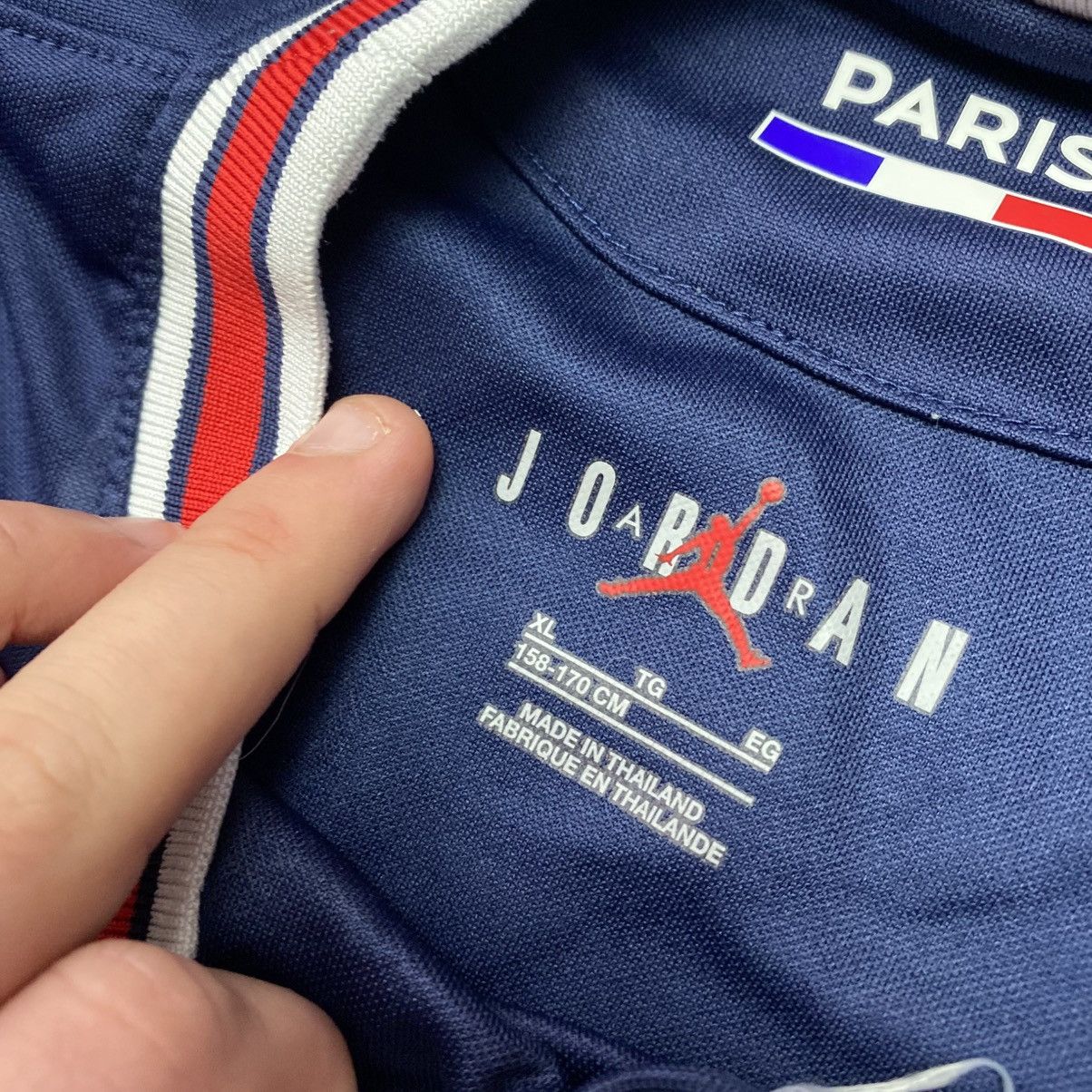Jordan Brand Nike Jordan FC Paris Saint Germain PSG big logo soccer jersy Size US S / EU 44-46 / 1 - 5 Thumbnail