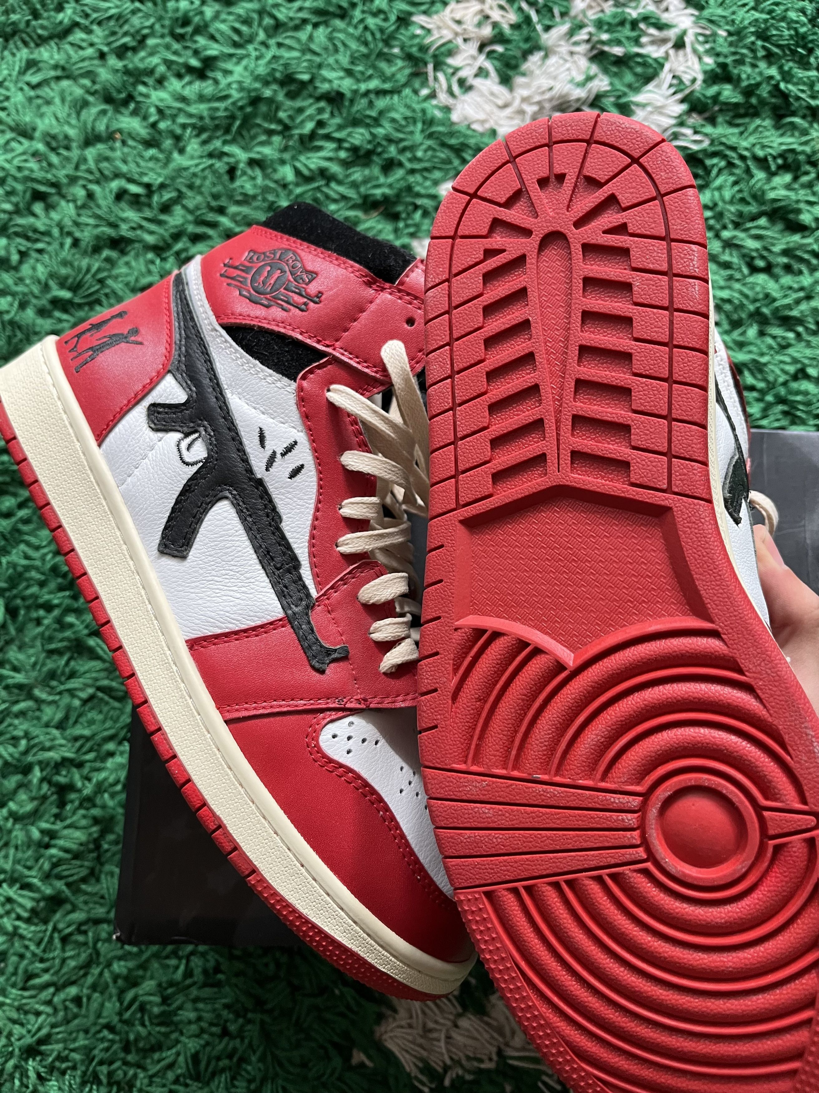 Lost Boys Archives lost boys archives jordan 1 chicago Size US 10 / EU 43 - 4 Thumbnail