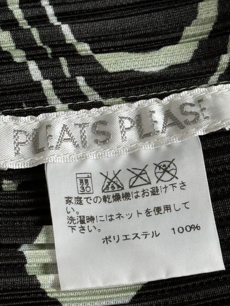 Issey Miyake Issey Miyake size:3 Black and white pleated short-sleeved Size S / US 4 / IT 40 - 3 Thumbnail
