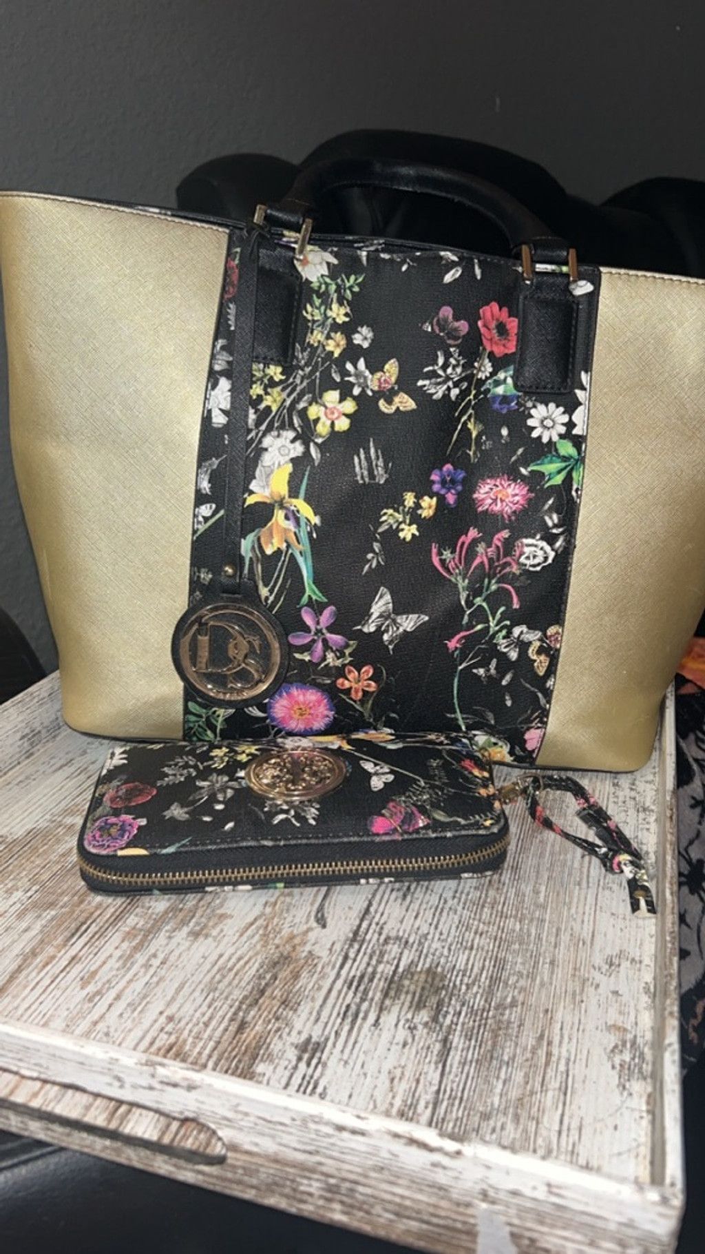 The Unbranded Brand Women's Unbranded Floral Black Gold Tote Bag One Size Size ONE SIZE - 1 Thumbnail